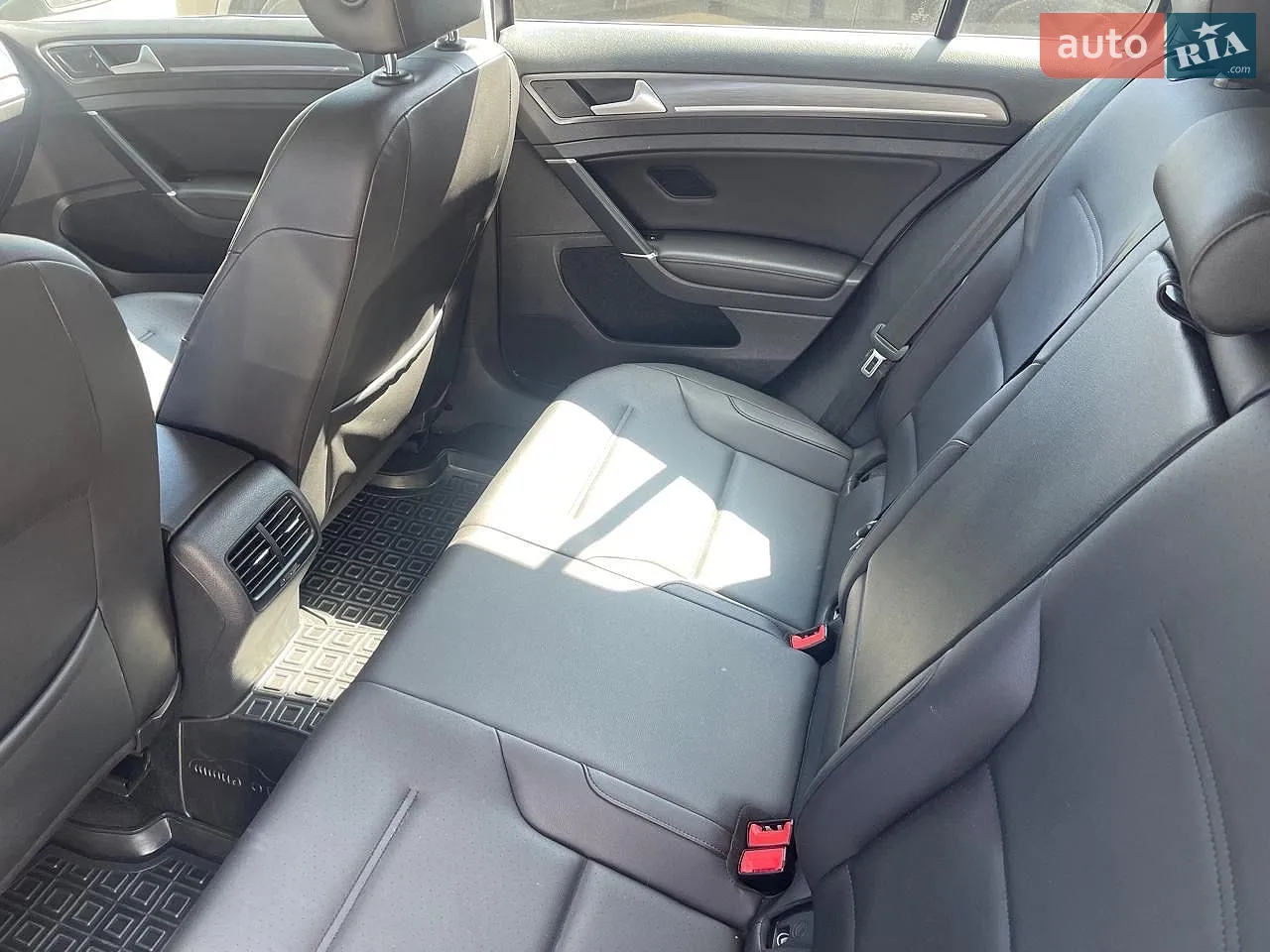 2019 Volkswagen Golf - мініатюра 4