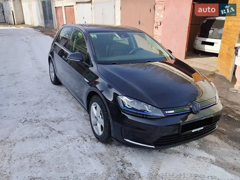 Volkswagen e-Golf 2015