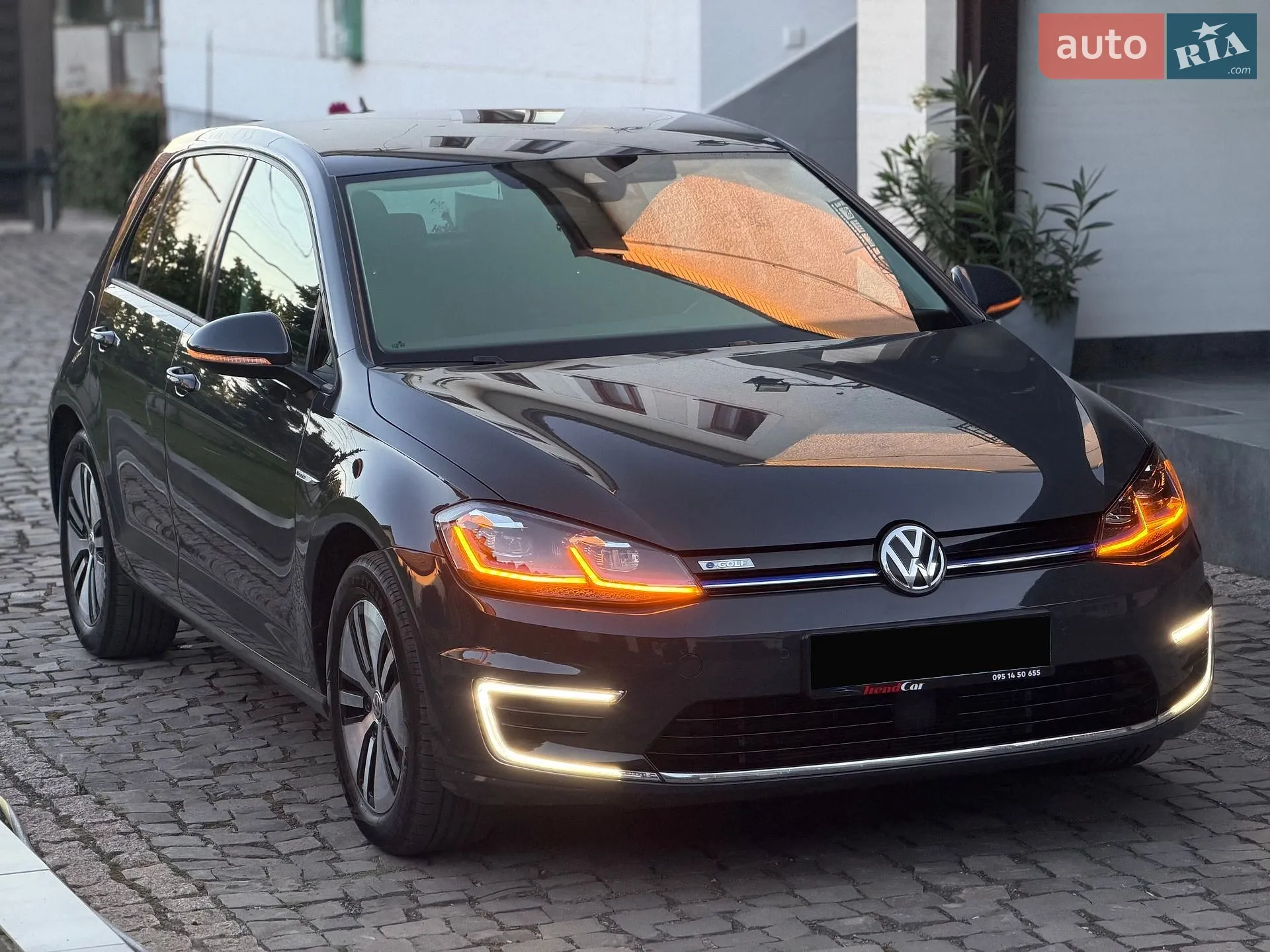 2020 Volkswagen Golf - мініатюра 2