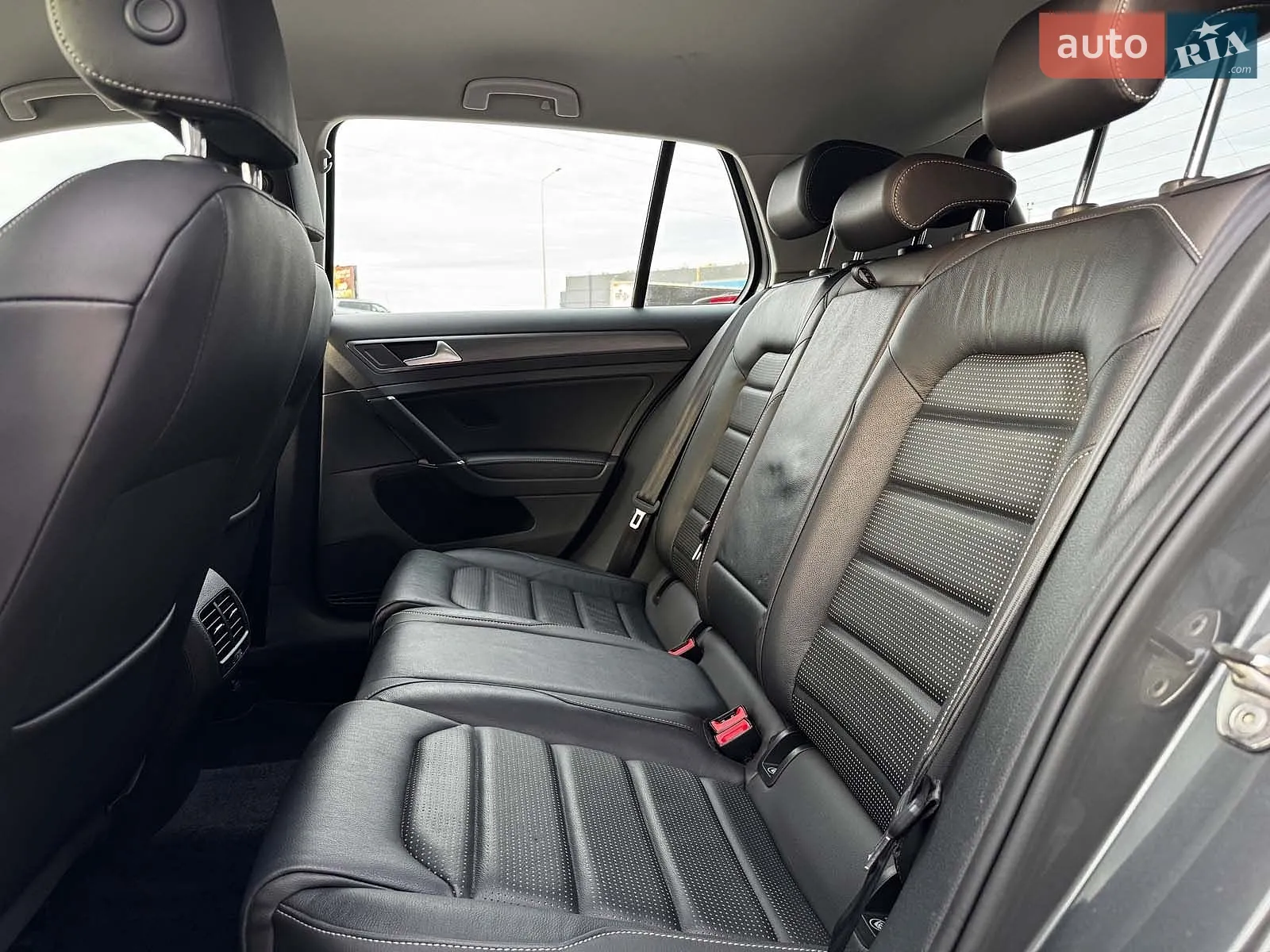 2017 Volkswagen Golf - мініатюра 32