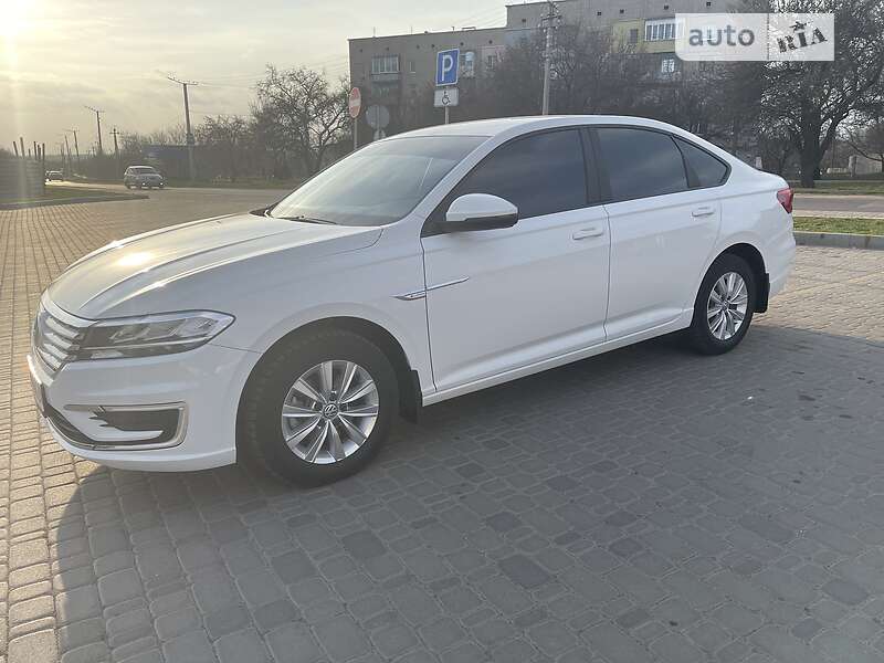 Volkswagen e-Lavida 2019