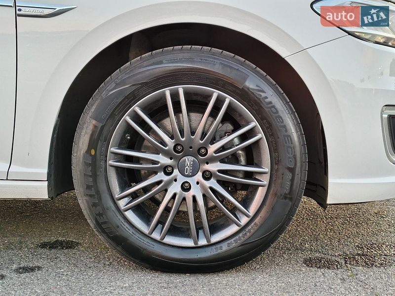 Седан Volkswagen e-Lavida 2019 в Киеве