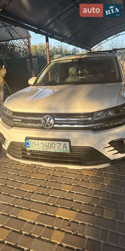 Volkswagen E-Tharu 2020