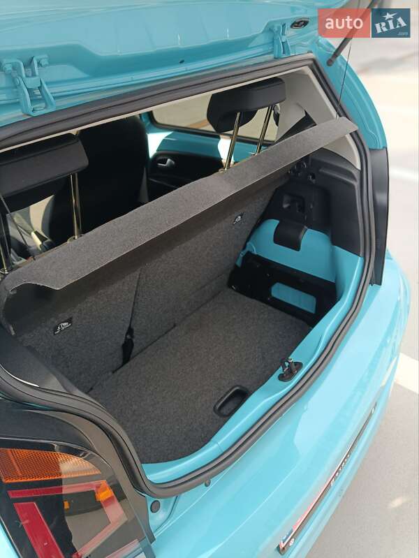 Хэтчбек Volkswagen e-Up 2021 в Киеве