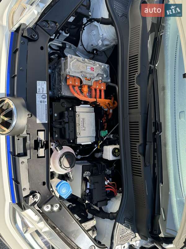 Хэтчбек Volkswagen e-Up 2022 в Запорожье