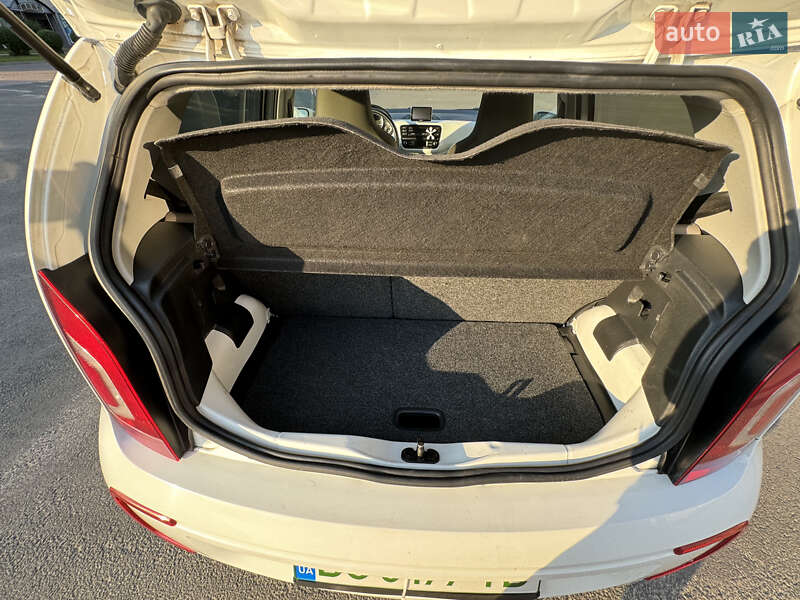 Хетчбек Volkswagen e-Up 2013 в Львові фото 16 Хетчбек Volkswagen e-Up 2013 в Львові