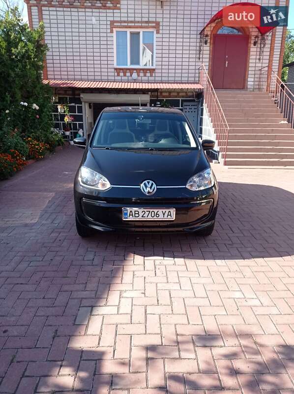 Хетчбек Volkswagen e-Up 2014 в Вінниці