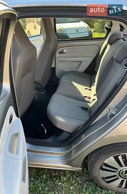 Хэтчбек Volkswagen e-Up 2015 в Сарнах