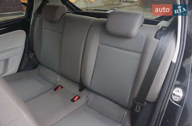 Хетчбек Volkswagen e-Up 2014 в 