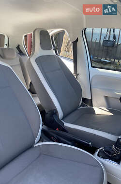 Хэтчбек Volkswagen e-Up 2013 в 