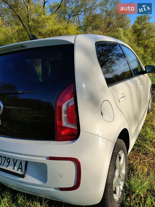 Хетчбек Volkswagen e-Up 2014 в Коломиї
