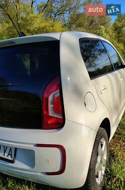 Хэтчбек Volkswagen e-Up 2014 в 