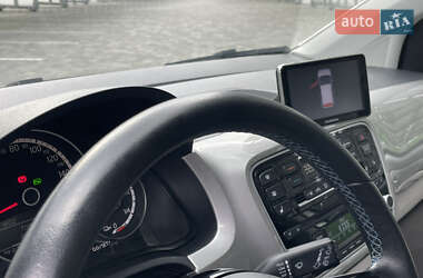 Хэтчбек Volkswagen e-Up 2014 в 