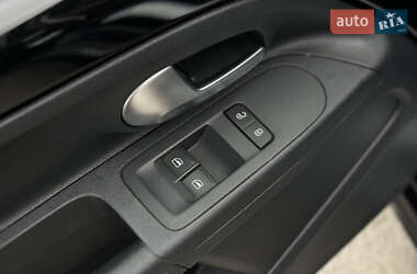 Хетчбек Volkswagen e-Up 2021 в 