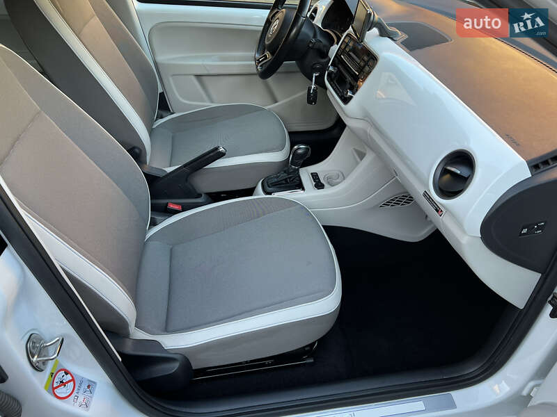 Хэтчбек Volkswagen e-Up 2014 в Львове