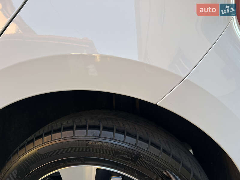 Хэтчбек Volkswagen e-Up 2014 в Львове