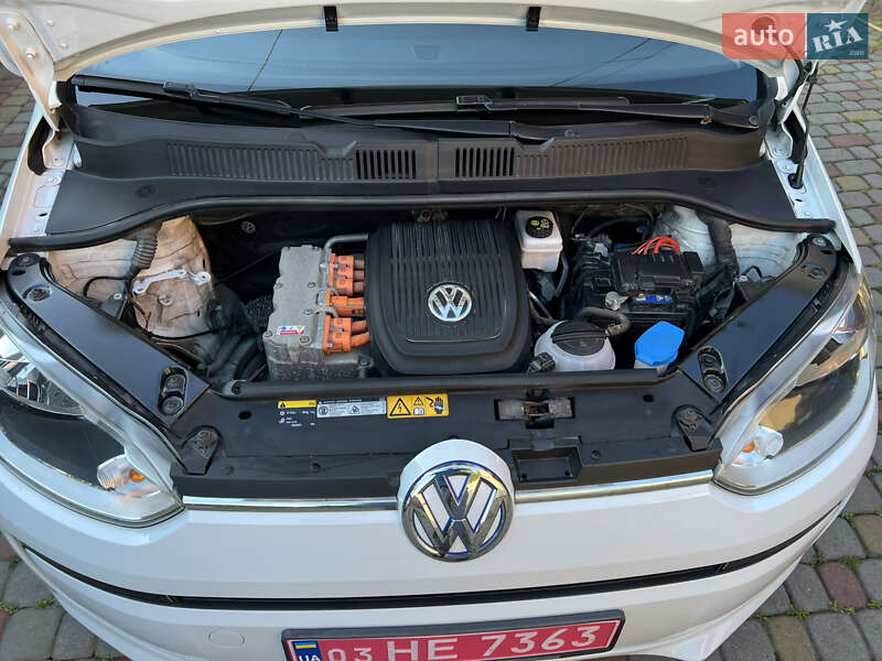 Хэтчбек Volkswagen e-Up 2014 в Львове