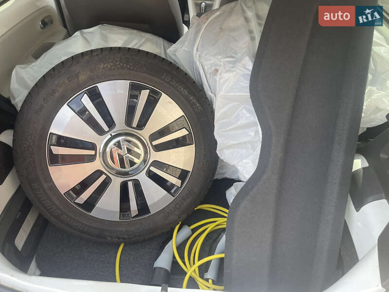 Хетчбек Volkswagen e-Up 2014 в Луцьку