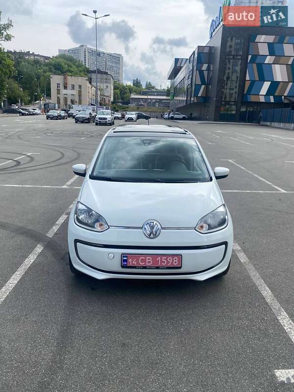 Хэтчбек Volkswagen e-Up 2013 в 