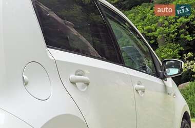 Хетчбек Volkswagen e-Up 2013 в 