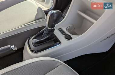 Хетчбек Volkswagen e-Up 2013 в 