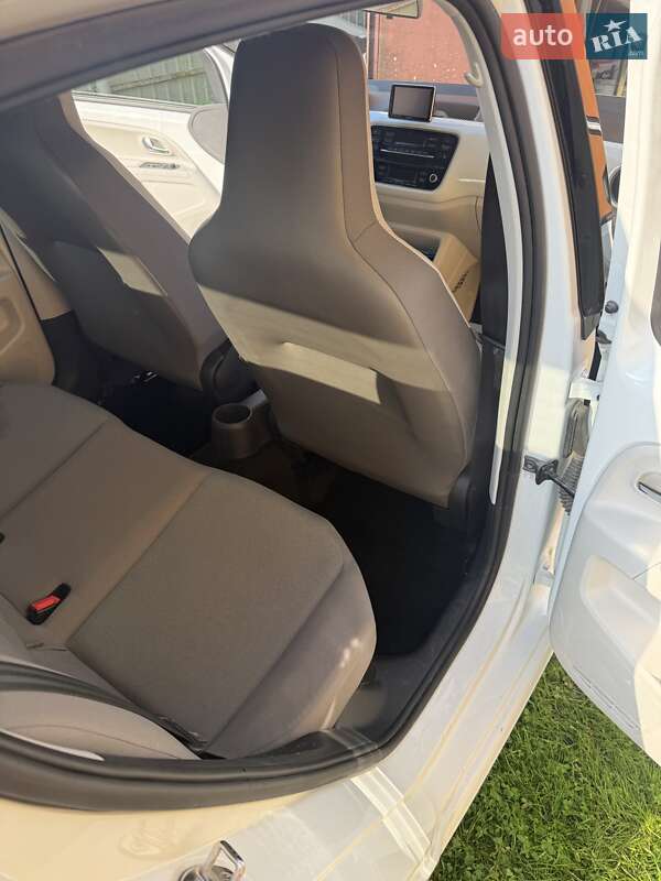 Хэтчбек Volkswagen e-Up 2013 в Львове