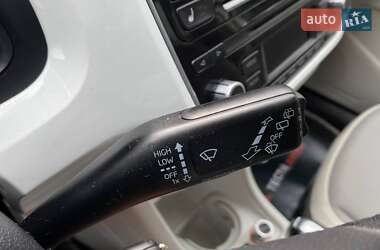 Хэтчбек Volkswagen e-Up 2013 в 