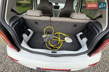 Хэтчбек Volkswagen e-Up 2014 в 