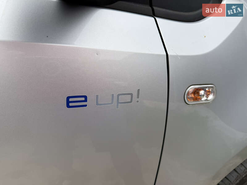 Хэтчбек Volkswagen e-Up 2014 в Львове