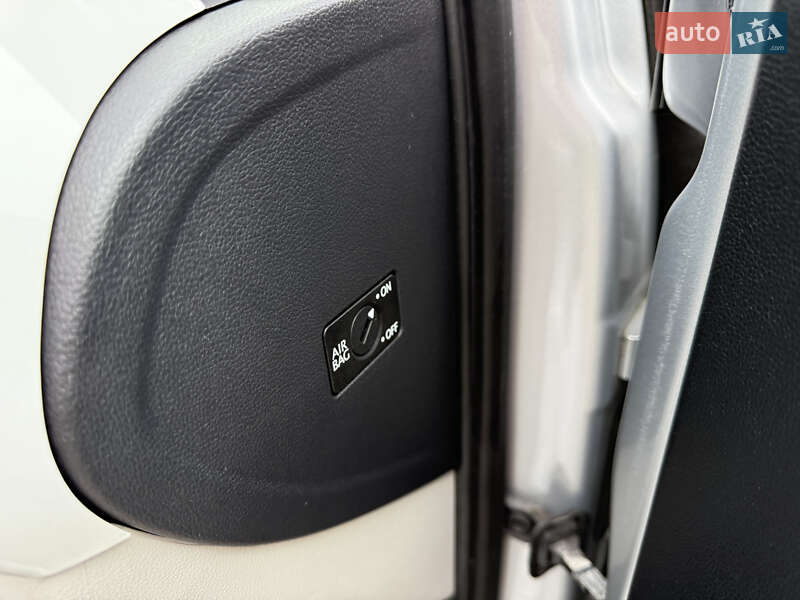 Хэтчбек Volkswagen e-Up 2014 в Львове