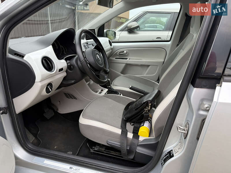 Хэтчбек Volkswagen e-Up 2014 в Львове