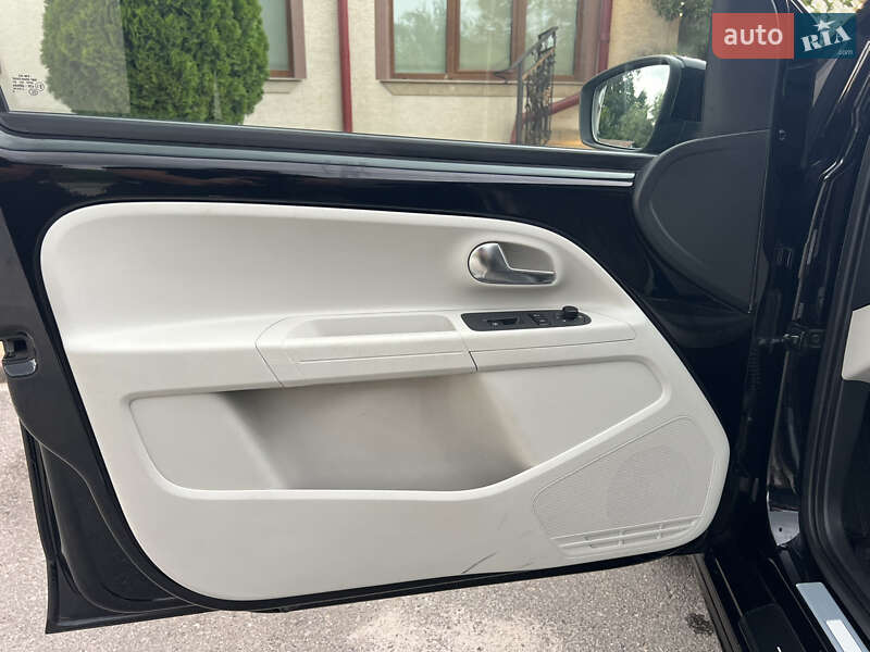 Хетчбек Volkswagen e-Up 2015 в Тернополі