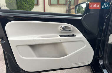 Хэтчбек Volkswagen e-Up 2015 в 