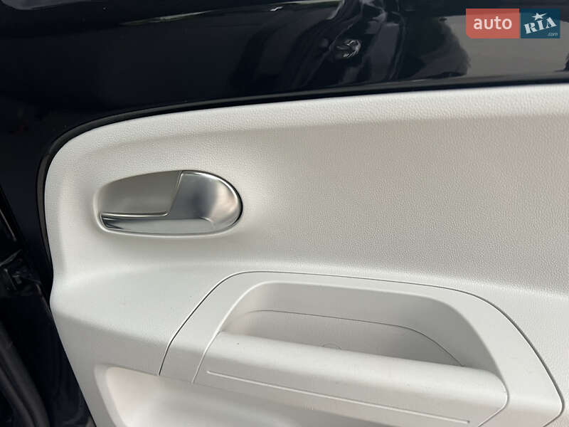 Хетчбек Volkswagen e-Up 2015 в Тернополі