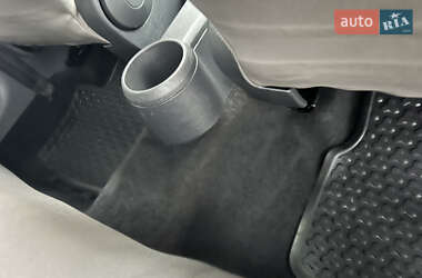 Хэтчбек Volkswagen e-Up 2015 в 