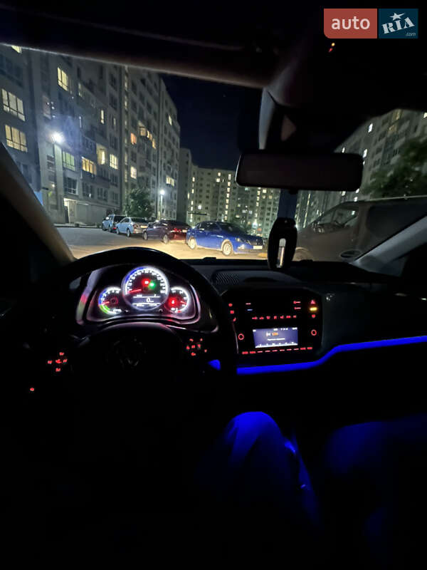 Хэтчбек Volkswagen e-Up 2020 в Львове