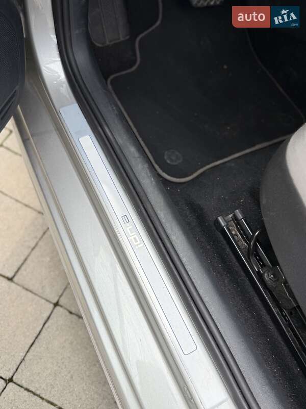 Хетчбек Volkswagen e-Up 2022 в Львові