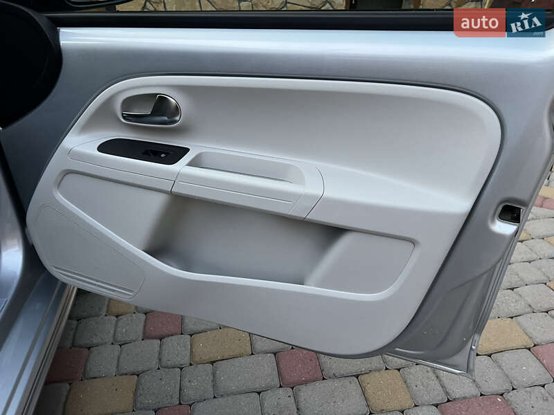 Хэтчбек Volkswagen e-Up 2014 в Львове