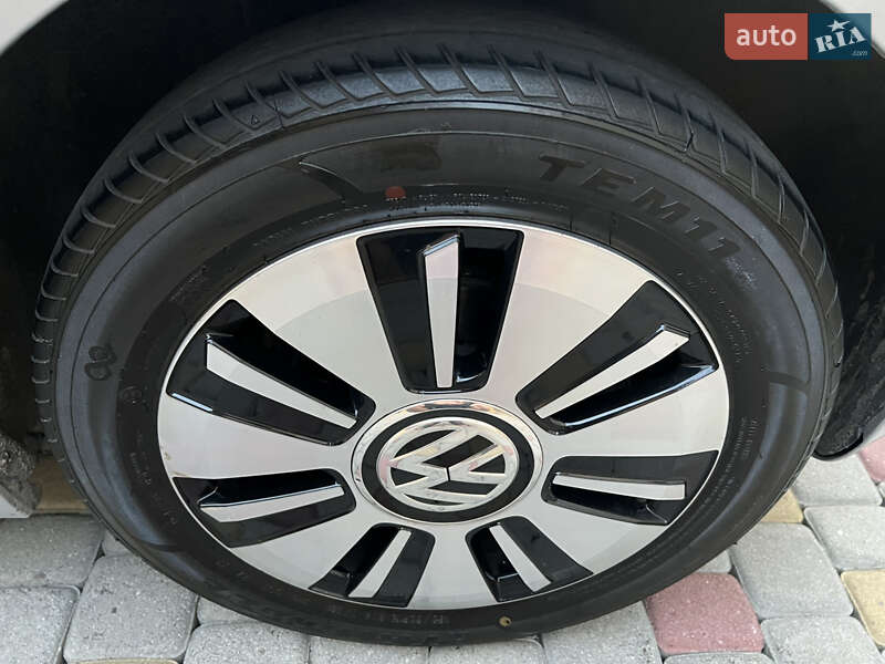 Хэтчбек Volkswagen e-Up 2014 в Львове