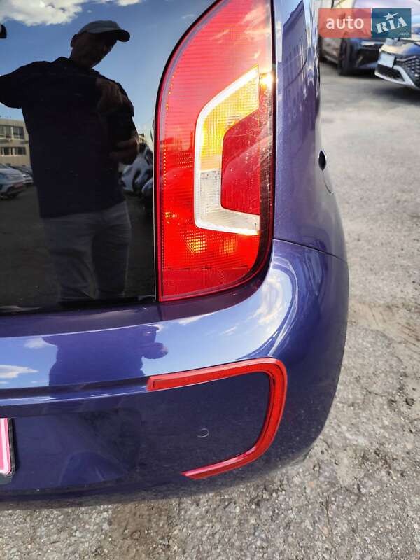 Хетчбек Volkswagen e-Up 2015 в Києві