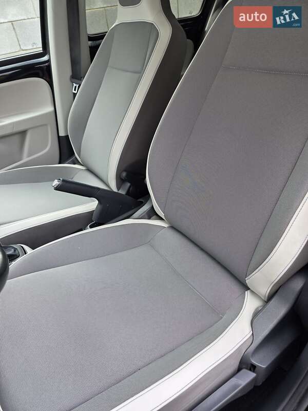 Хэтчбек Volkswagen e-Up 2015 в Ровно фото 40 Хэтчбек Volkswagen e-Up 2015 в Ровно