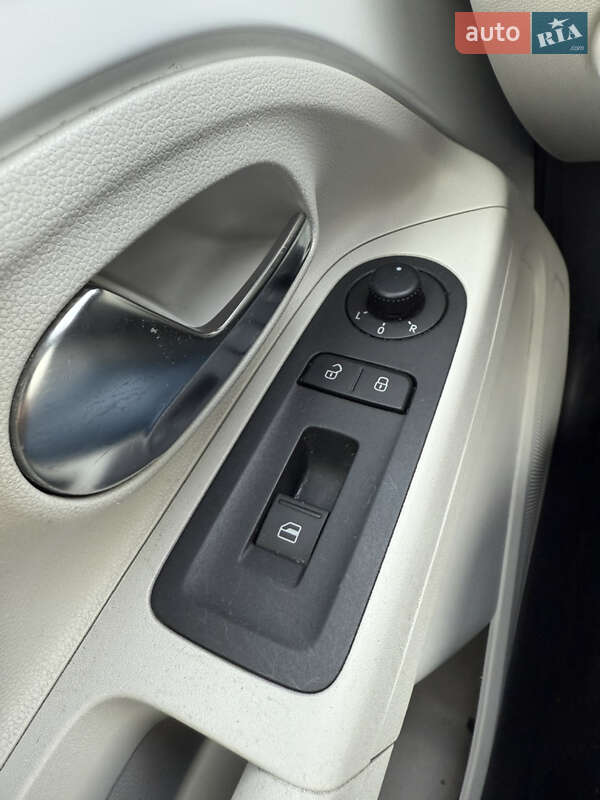 Хетчбек Volkswagen e-Up 2014 в Львові фото 39 Хетчбек Volkswagen e-Up 2014 в Львові