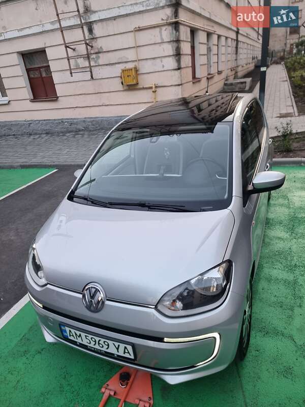Хетчбек Volkswagen e-Up 2013 в Житомирі