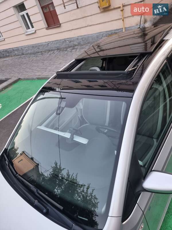 Хетчбек Volkswagen e-Up 2013 в Житомирі