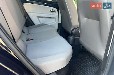 Хэтчбек Volkswagen e-Up 2015 в 