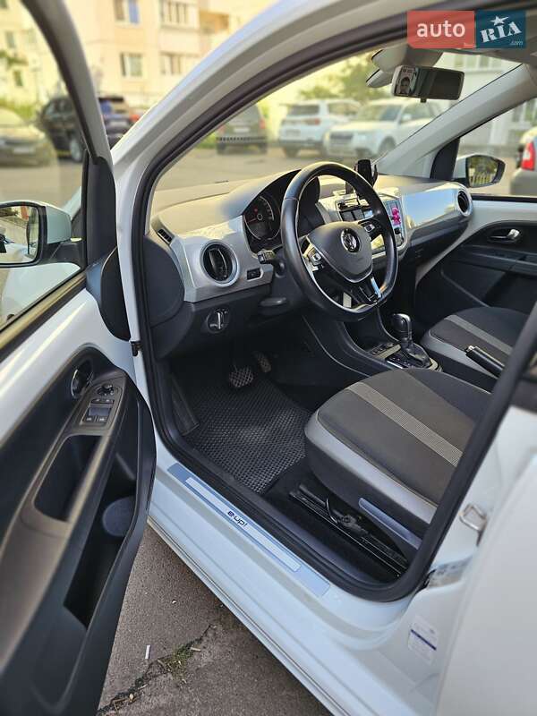 Хетчбек Volkswagen e-Up 2017 в Києві