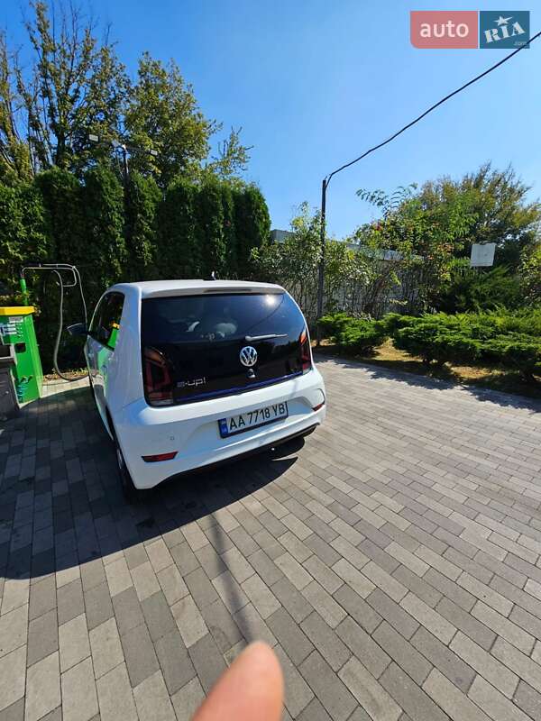 Хетчбек Volkswagen e-Up 2017 в Києві