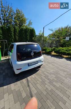 Хэтчбек Volkswagen e-Up 2017 в 