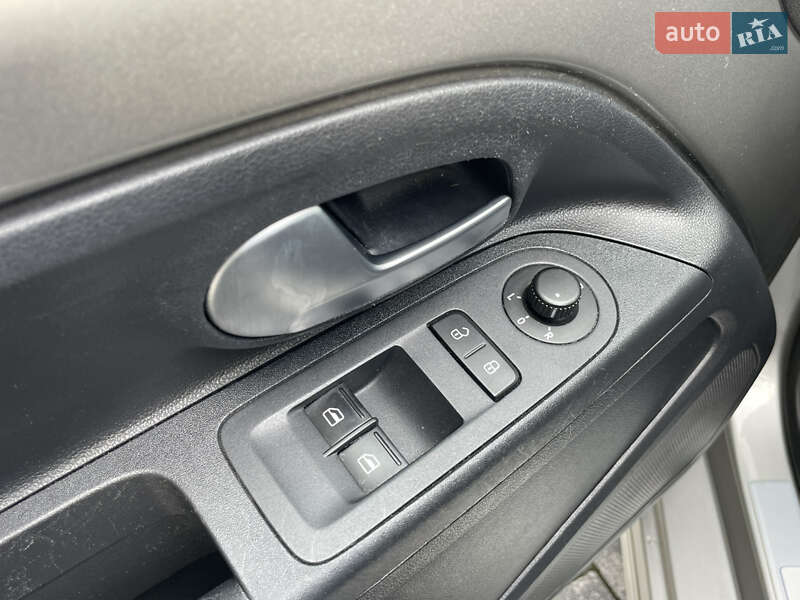 Хэтчбек Volkswagen e-Up 2018 в Львове