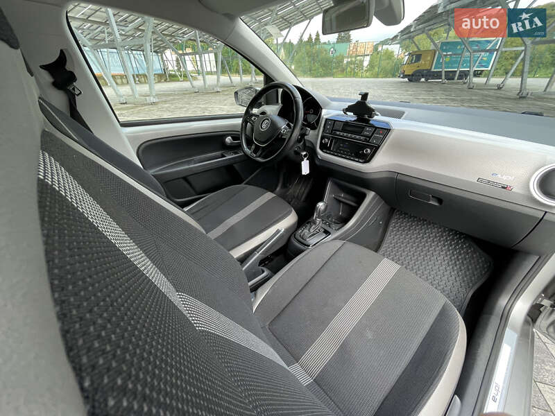 Хэтчбек Volkswagen e-Up 2018 в Львове